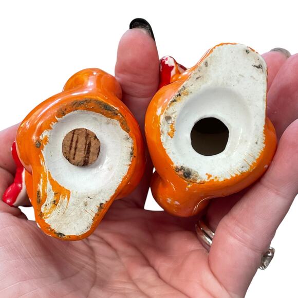 Vintage Elvin Anthropomorphic Fox Salt & Pepper Shakers Orange w/ Red Bow Tie - Picture 8 of 16